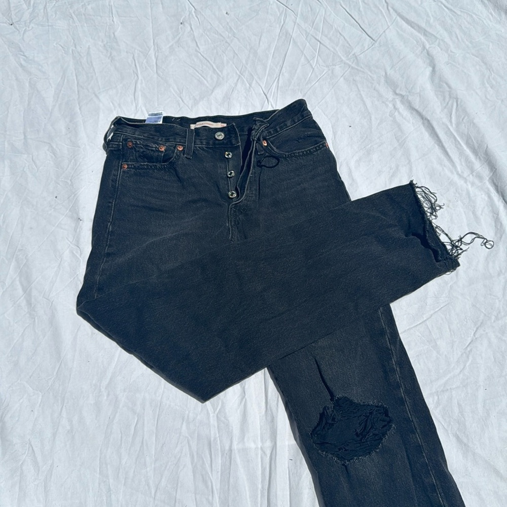 LEVIS high rise wedgie straight black jeans